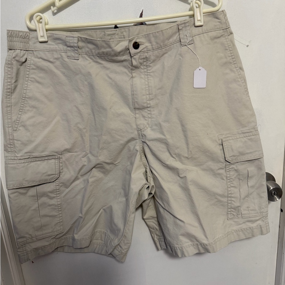 L.L. Bean Men's Light Tan Cargo Shorts